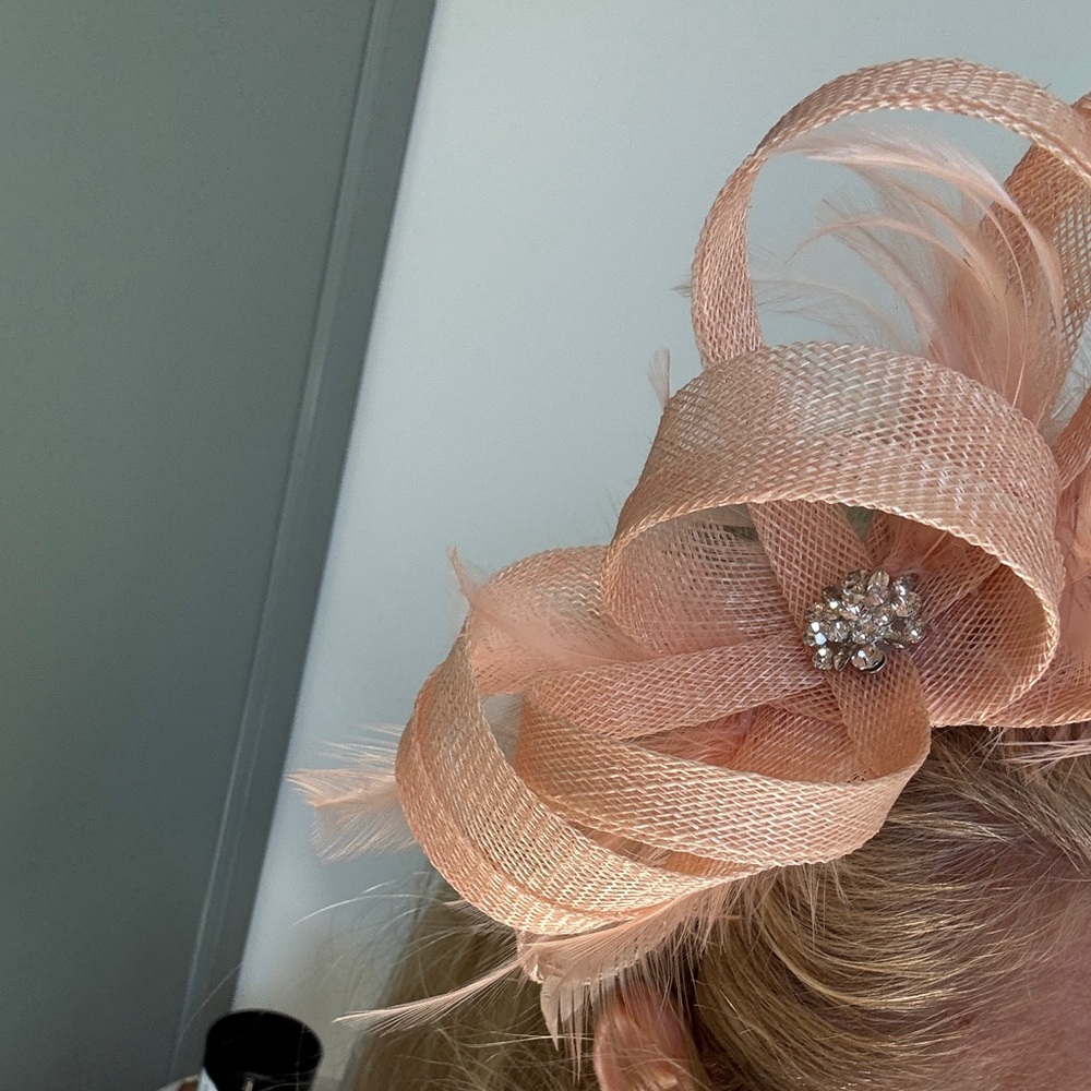 Peach Fascinator with Feathers handmade in London. - Picture 4 of 7